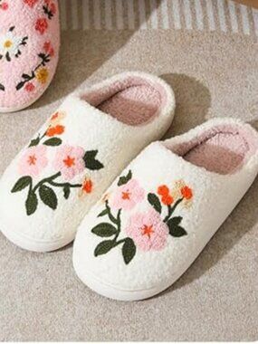 Fuzzy Flower Slippers for Women and Men Memory Foam Non Slip House Shoes